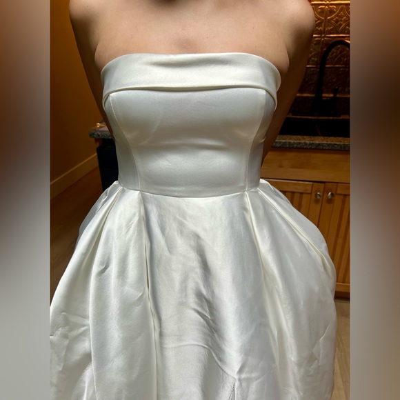 Meshki Eileen Strapless Wedding Gown - Picture 5 of 6